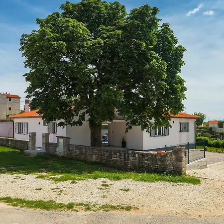 Holiday home Nana Pula