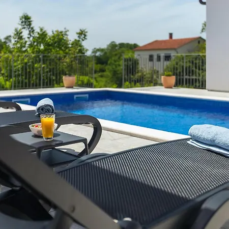 Nana Holiday home Pula