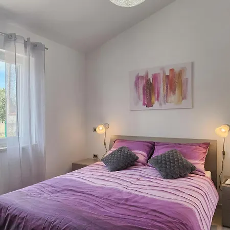 Nana Holiday home Pula