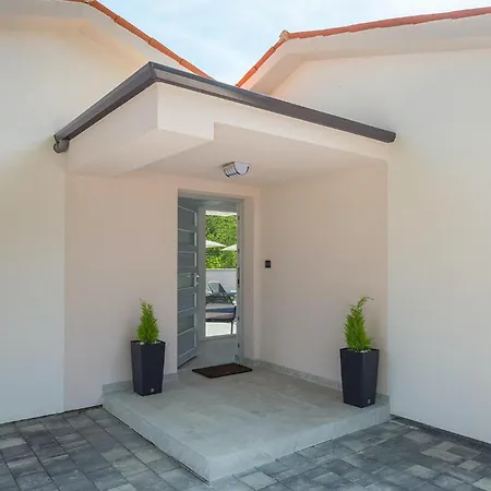 Holiday home Nana Pula